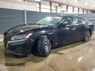 2023 Nissan Altima SV z VIN 1N4BL4DV3PN370018, wystawiony jako Copart lot #60531075 z przebiegiem 51 050 mil mil oraz Czysty tytuł • Clean title. Historia ofert i sprzedaży dostępna na DreamBid. Obrazek 1.