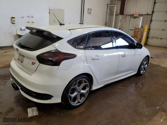 2017 Ford Focus ST with VIN 1FADP3L9XHL273004, listed as a Copart auction lot 46921955 with 103,619 mi miles and Clean Title. Bid and sale history available at carsss.com. Image 3.