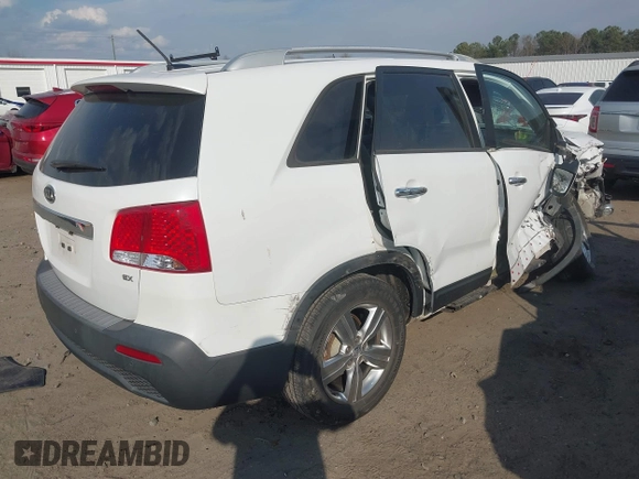 2013 Kia Sorento EX with VIN 5XYKU3A68DG333340, listed as a IAAI auction lot 41680880 with 207,570 mi miles. Bid and sale history available at carsss.com. Image 4.
