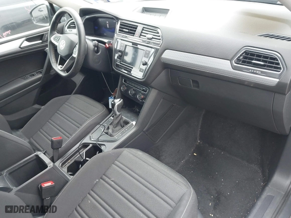 2024 Volkswagen Tiguan S with VIN 3VVRB7AX2RM020784, listed as a IAAI auction lot 41606444 with 16,051 mi miles. Bid and sale history available at carsss.com. Image 5.