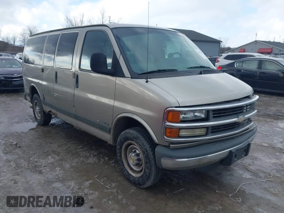 2002 Chevrolet Express z VIN 1GAGG25R121216538, wystawiony jako IAAI lot #41573071 z przebiegiem 205 409 mil mil oraz . Historia ofert i sprzedaży dostępna na DreamBid. Obrazek 1.