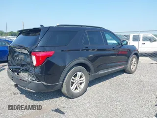 2020 Ford Explorer XLT with VIN 1FMSK7DH2LGB61436, listed as a IAAI auction lot 40177724 with 76,636 mi miles. Bid and sale history available at carsss.com. Image 4.