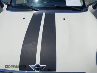 2013 MINI Hardtop z VIN WMWSU3C59DT544374, wystawiony jako IAAI lot #42302212 z przebiegiem 76 856 mil mil oraz . Historia ofert i sprzedaży dostępna na DreamBid. Obrazek 10.