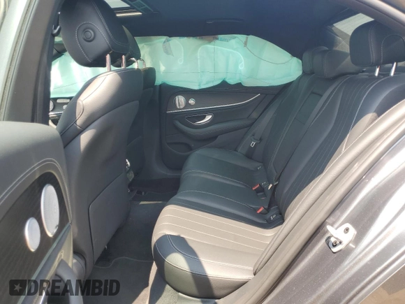 2019 Mercedes-Benz E 300 with VIN WDDZF4KB5KA637769, listed as a Copart auction lot 60450135 with 6,652 mi miles and Clean title. Bid and sale history available at DreamBid. Image 10.
