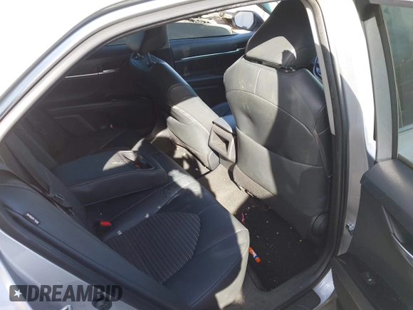2019 Toyota Camry LE z VIN 4T1B11HK8KU681713, wystawiony jako IAAI lot #41823019 z przebiegiem 99 000 mil mil oraz . Historia ofert i sprzedaży dostępna na DreamBid. Obrazek 8.