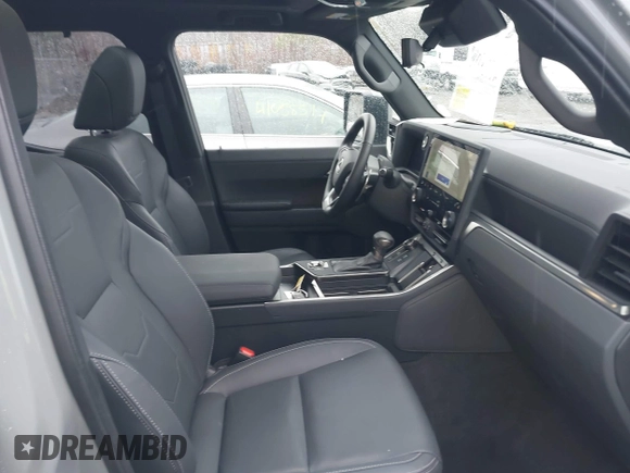 2024 Lexus GX 550 Luxury with VIN JTJVBCDX6R5002471, listed as a IAAI auction lot 41014710 with 6,804 mi miles and . Bid and sale history available at DreamBid. Image 5.