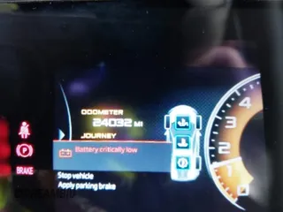 2019 McLaren 570S z VIN SBM13DAA2KW006285, wystawiony jako IAAI lot #41774081 z przebiegiem 24 032 mil mil oraz . Historia ofert i sprzedaży dostępna na DreamBid. Obrazek 15.