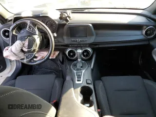 2018 Chevrolet Camaro 1LT with VIN 1G1FB3DX6J0185937, listed as a Copart auction lot 43420833 with 92,410 mi miles. Bid and sale history available at carsss.com. Image 8.