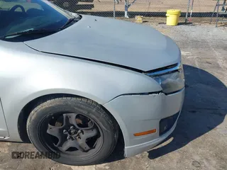 2011 Ford Fusion SE with VIN 3FAHP0HA8BR210821, listed as a IAAI auction lot 41418666 with 205,977 mi miles. Bid and sale history available at carsss.com. Image 13.