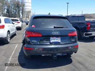2018 Audi Q5 Premium Plus z VIN WA1BNAFY7J2094777, wystawiony jako IAAI lot #42265300 z przebiegiem Nie podano mil oraz . Historia ofert i sprzedaży dostępna na DreamBid. Obrazek 6.