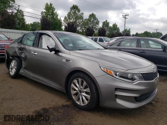2016 Kia Optima EX z VIN 5XXGU4L3XGG071893, wystawiony jako Copart lot #62540165 z przebiegiem 12 781 mil mil oraz Szkoda całkowita • Salvage title. Historia ofert i sprzedaży dostępna na DreamBid. Obrazek 4.