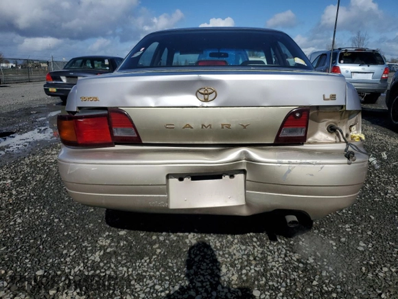 1996 Toyota Camry DX with VIN JT2BG12K0T0343249, listed as a Copart auction lot 45244435 with 179,986 mi miles and Salvage Title. Bid and sale history available at carsss.com. Image 6.
