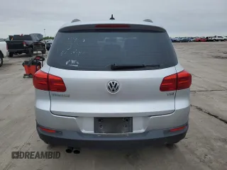 2017 Volkswagen Tiguan S z VIN WVGAV7AX5HK001697, wystawiony jako Copart lot #51613085 z przebiegiem 116 589 mil mil oraz Szkoda całkowita • Salvage title. Historia ofert i sprzedaży dostępna na DreamBid. Obrazek 6.