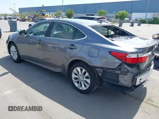 2013 Lexus ES 300h Hybrid with VIN JTHBW1GG6D2023923, listed as a IAAI auction lot 42099648 with 226,437 mi miles. Bid and sale history available at carsss.com. Image 3.