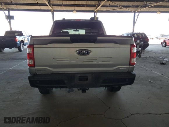 2022 Ford F-150 z VIN 1FTFW1P83NKE90049, wystawiony jako Copart lot #57120225 z przebiegiem Nie podano mil oraz Szkoda całkowita • Salvage title. Historia ofert i sprzedaży dostępna na DreamBid. Obrazek 6.