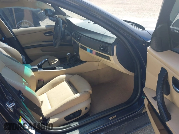 2007 BMW 3 Series 328i with VIN WBAVC53537FZ80622, listed as a IAAI auction lot 41923438 with 112,954 mi miles and . Bid and sale history available at carsss.com. Image 5.