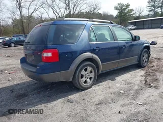 2006 Ford Freestyle SEL with VIN 1FMZK02156GA33093, listed as a IAAI auction lot 41612080 with 210,382 mi miles. Bid and sale history available at carsss.com. Image 4.