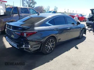 2024 Lexus ES with VIN 58ADA1C17RU044211, listed as a IAAI auction lot 41824731 with 36,048 mi miles. Bid and sale history available at carsss.com. Image 4.
