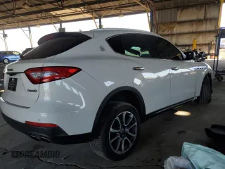 2017 Maserati Levante S z VIN ZN661YUA2HX242914, wystawiony jako Copart lot #44312295 z przebiegiem Nie podano mil oraz Szkoda całkowita • Salvage title. Historia ofert i sprzedaży dostępna na DreamBid. Obrazek 3.