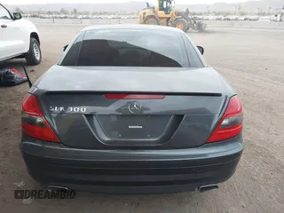 2011 Mercedes-Benz SLK 300 z VIN WDBWK5EA7BF236839, wystawiony jako IAAI lot #41739236 z przebiegiem 93 326 mil mil oraz . Historia ofert i sprzedaży dostępna na DreamBid. Obrazek 16.