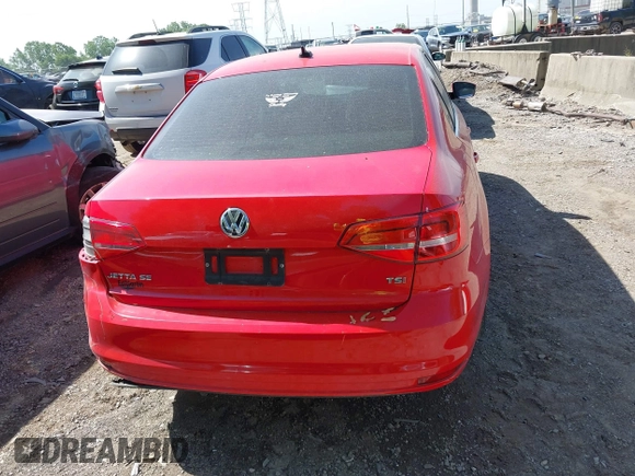 2015 Volkswagen Jetta SE с VIN 3VWD07AJ2FM357720, выставлен на аукционе IAAI как лот 42281983 с пробегом 92 965 миль миль и . История ставок и продаж доступна на DreamBid. Изображение 17.
