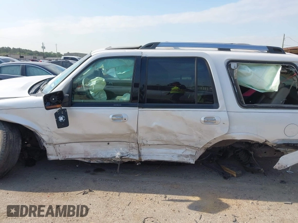 2011 Ford Expedition Limited z VIN 1FMJU1K55BEF47564, wystawiony jako IAAI lot #42032895 z przebiegiem Nie podano mil oraz . Historia ofert i sprzedaży dostępna na DreamBid. Obrazek 13.