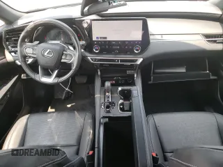 2024 Lexus RX 350h z VIN 2T2BBMCA3RC042028, wystawiony jako Copart lot #59934405 z przebiegiem 61 837 mil mil oraz Szkoda całkowita • Salvage title. Historia ofert i sprzedaży dostępna na DreamBid. Obrazek 8.