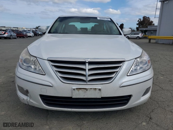 2011 Hyundai Genesis with VIN KMHGC4DE4BU132785, listed as a Copart auction lot 50999155 with 301,993 mi miles and Clean Title. Bid and sale history available at carsss.com. Image 5.
