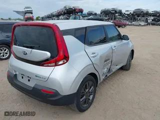 2021 Kia Soul EX with VIN KNDJ33AU5M7790701, listed as a IAAI auction lot 41845976 with 31,350 mi miles. Bid and sale history available at carsss.com. Image 4.