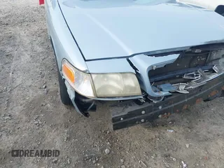 2003 Ford Crown Victoria LX z VIN 2FAFP74W83X180076, wystawiony jako IAAI lot #41744980 z przebiegiem 254 465 mil mil oraz . Historia ofert i sprzedaży dostępna na DreamBid. Obrazek 20.