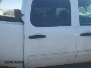 2009 Chevrolet Silverado 3500HD DRW LT with VIN 1GCJK836X9F126549, listed as a Copart auction lot 88457445 with 330,249 mi miles and Salvage Title. Bid and sale history available at carsss.com. Image 10.