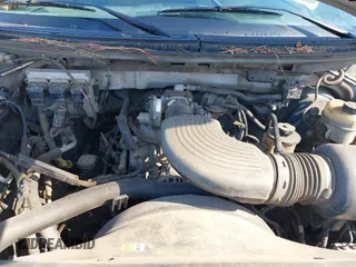 2005 Ford F-150 STX with VIN 1FTRX12W95NB42772, listed as a IAAI auction lot 41826733 with 224,266 mi miles. Bid and sale history available at carsss.com. Image 10.