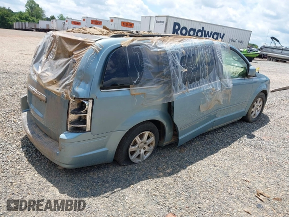 2008 Chrysler Town & Country Touring with VIN 2A8HR54P48R139622, listed as a IAAI auction lot 40619500 with Not Provided miles and . Bid and sale history available at carsss.com. Image 4.