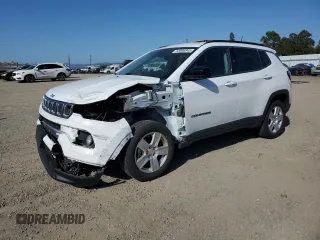 2022 Jeep Compass Latitude с VIN 3C4NJDBB5NT166176, выставлен на аукционе Copart как лот 53096845 с пробегом 25 758 миль миль и Списание • Salvage title. История ставок и продаж доступна на DreamBid. Изображение 1.