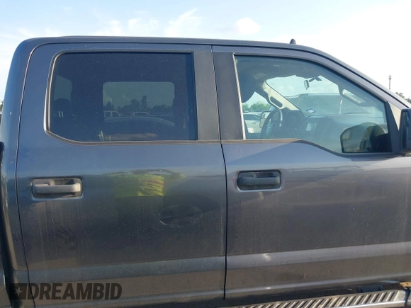 2020 Ford F-150 XL z VIN 1FTEW1E51LFA57601, wystawiony jako IAAI lot #42143352 z przebiegiem 266 300 mil mil oraz . Historia ofert i sprzedaży dostępna na DreamBid. Obrazek 13.