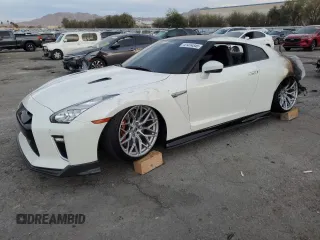 2020 Nissan GT-R Premium z VIN JN1AR5EF7LM100343, wystawiony jako Copart lot #41414345 z przebiegiem Nie podano mil oraz Szkody całkowita. Historia ofert i sprzedaży dostępna na DreamBid. Obrazek 1.