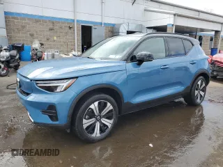 2023 Volvo XC40 Core with VIN YV4ED3UK1P2102152, listed as a Copart auction lot 52916395 with 25,694 mi miles and Salvage title. Bid and sale history available at DreamBid. Image 1.