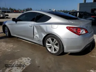 2010 Hyundai Genesis Coupe Grand Touring z VIN KMHHU6KH8AU040913, wystawiony jako Copart lot #57479885 z przebiegiem Nie podano mil oraz Szkoda całkowita • Salvage title. Historia ofert i sprzedaży dostępna na DreamBid. Obrazek 2.