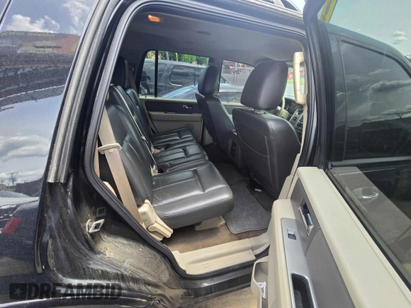 2013 Ford Expedition XLT z VIN 1FMJU1J51DEF17840, wystawiony jako Copart lot #59275185 z przebiegiem 128 479 mil mil oraz Czysty tytuł • Clean title. Historia ofert i sprzedaży dostępna na DreamBid. Obrazek 6.