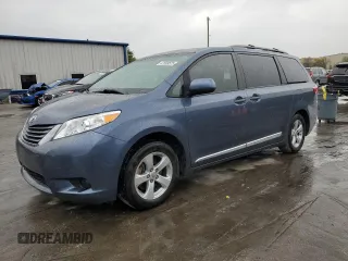 2017 Toyota Sienna LE Auto Access Seat with VIN 5TDKZ3DC7HS839088, listed as a Copart auction lot 47699525 with 63,466 mi miles and Salvage Title. Bid and sale history available at carsss.com. Image 1.