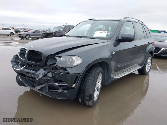 2011 BMW X5 35i with VIN 5UXZV4C51BL414668, listed as a IAAI auction lot 41532939 with 108,552 mi miles. Bid and sale history available at carsss.com. Image 2.