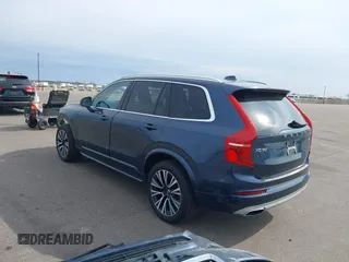 2021 Volvo XC90 Momentum z VIN YV4A221K6M1689257, wystawiony jako IAAI lot #42104985 z przebiegiem 56 532 mil mil oraz . Historia ofert i sprzedaży dostępna na DreamBid. Obrazek 3.