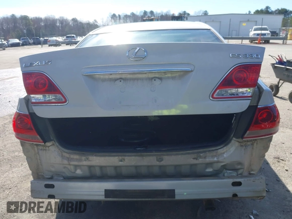 2005 Lexus ES 330 with VIN JTHBA30G555100804, listed as a IAAI auction lot 41595677 with 259,404 mi miles. Bid and sale history available at carsss.com. Image 16.