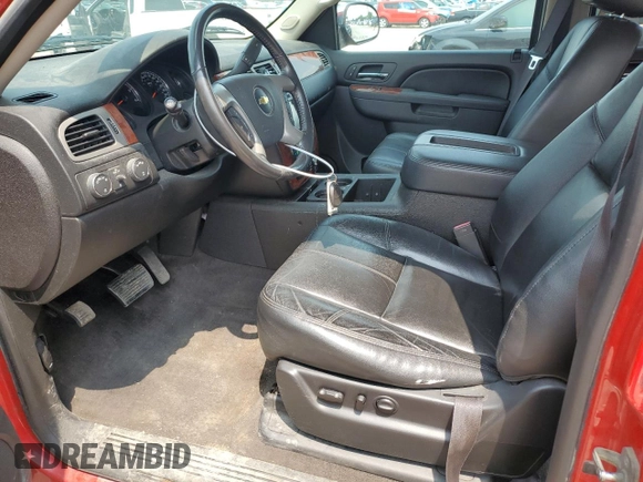 2014 Chevrolet Tahoe LT z VIN 1GNSKBE04ER208982, wystawiony jako Copart lot #60688545 z przebiegiem 165 043 mil mil oraz Szkoda całkowita • Salvage title. Historia ofert i sprzedaży dostępna na DreamBid. Obrazek 7.