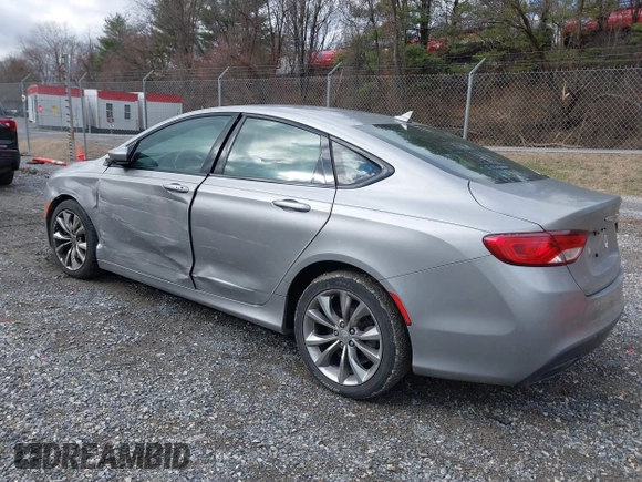 2015 Chrysler 200 S with VIN 1C3CCCBG7FN613684, listed as a IAAI auction lot 41028061 with 111,061 mi miles. Bid and sale history available at carsss.com. Image 3.