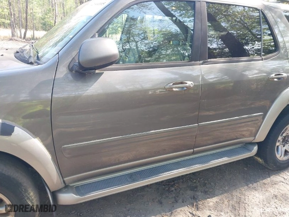 2004 Toyota Sequoia SR5 with VIN 5TDZT34A14S234332, listed as a IAAI auction lot 42044105 with 218,575 mi miles. Bid and sale history available at carsss.com. Image 6.
