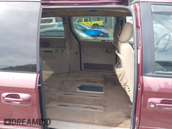 2002 Chrysler Town & Country LXi with VIN 2C4GP54L92R787826, listed as a IAAI auction lot 42079820 with 231,390 mi miles. Bid and sale history available at carsss.com. Image 8.