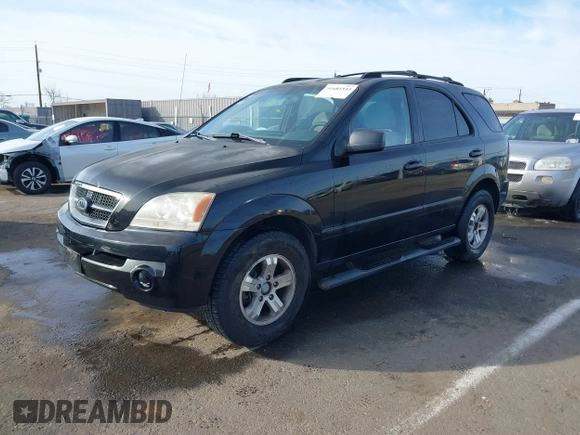 2005 Kia Sorento LX with VIN KNDJD733055359236, listed as a IAAI auction lot 41681533 with 204,755 mi miles. Bid and sale history available at carsss.com. Image 2.
