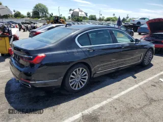 2022 BMW 7 Series 740i with VIN WBA7T2C05NCH85764, listed as a Copart auction lot 61272223 with 33,830 mi miles. Bid and sale history available at carsss.com. Image 3.