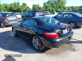 2014 Mercedes-Benz SLK 250 z VIN WDDPK4HAXEF083492, wystawiony jako IAAI lot #42289662 z przebiegiem 100 118 mil mil oraz . Historia ofert i sprzedaży dostępna na DreamBid. Obrazek 3.